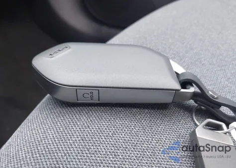 2025 Kia K4 Lxs z USA, uszkodzony, nr VIN 3KPFT4DE3SE045944